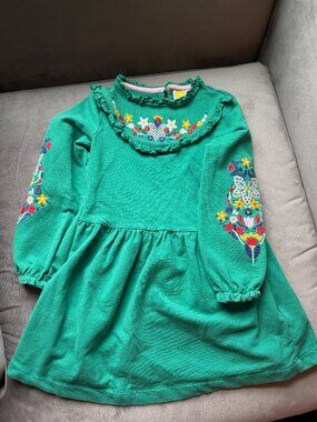 Boden Girls 4-5Y Green Embroidered Sweatshirt Dress